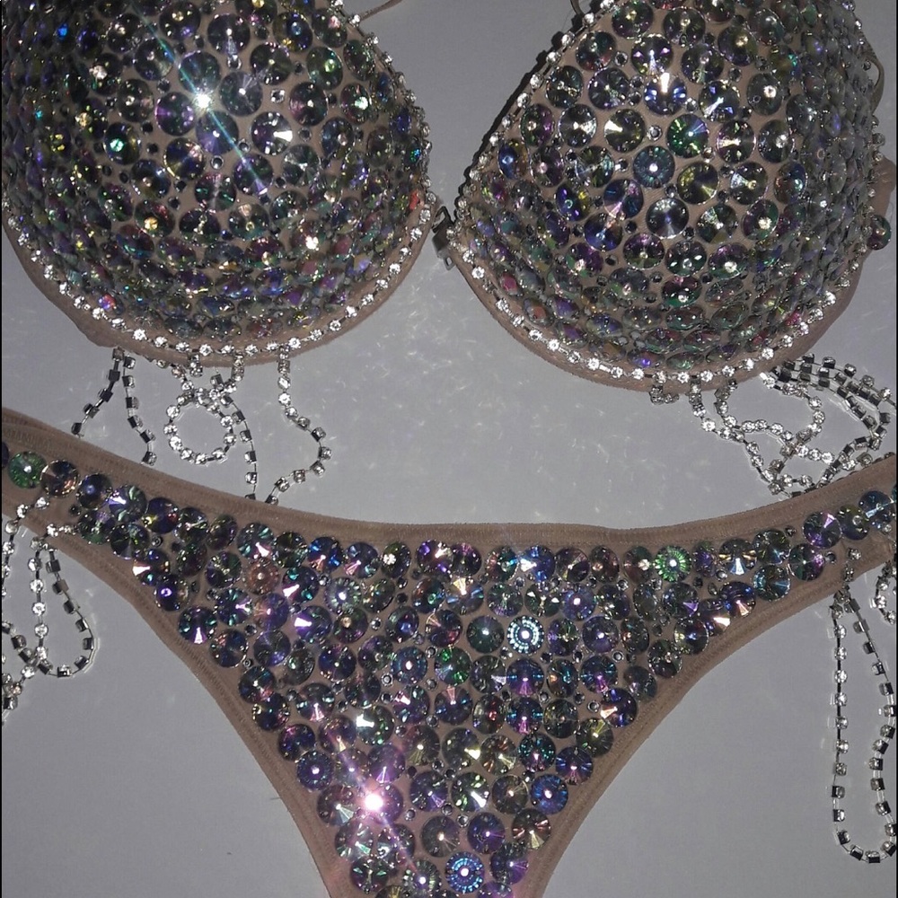 Custom lingerie and swim - Picture 4 of 5